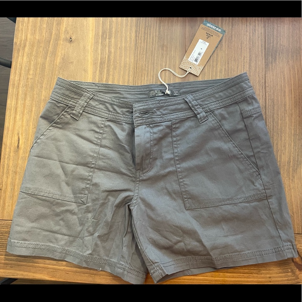 Prana women’s size 8 shorts. Gray New with tags